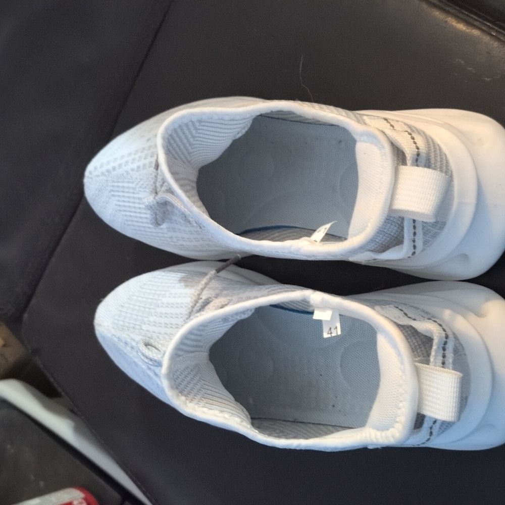 Running shoes - Picture 3 of 4